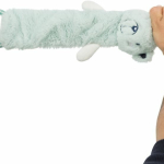 JUNIOR visicí plyšové zvířátko, šustící, 33cm — Náhled 5 z 5