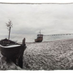 Polštář Beach tmavošedá / fotopotisk - DOPRODEJ — Náhled 2 z 5