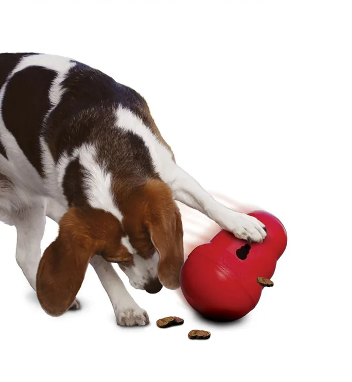 Kong Wobbler Snackball interaktivní hračka pro psy do