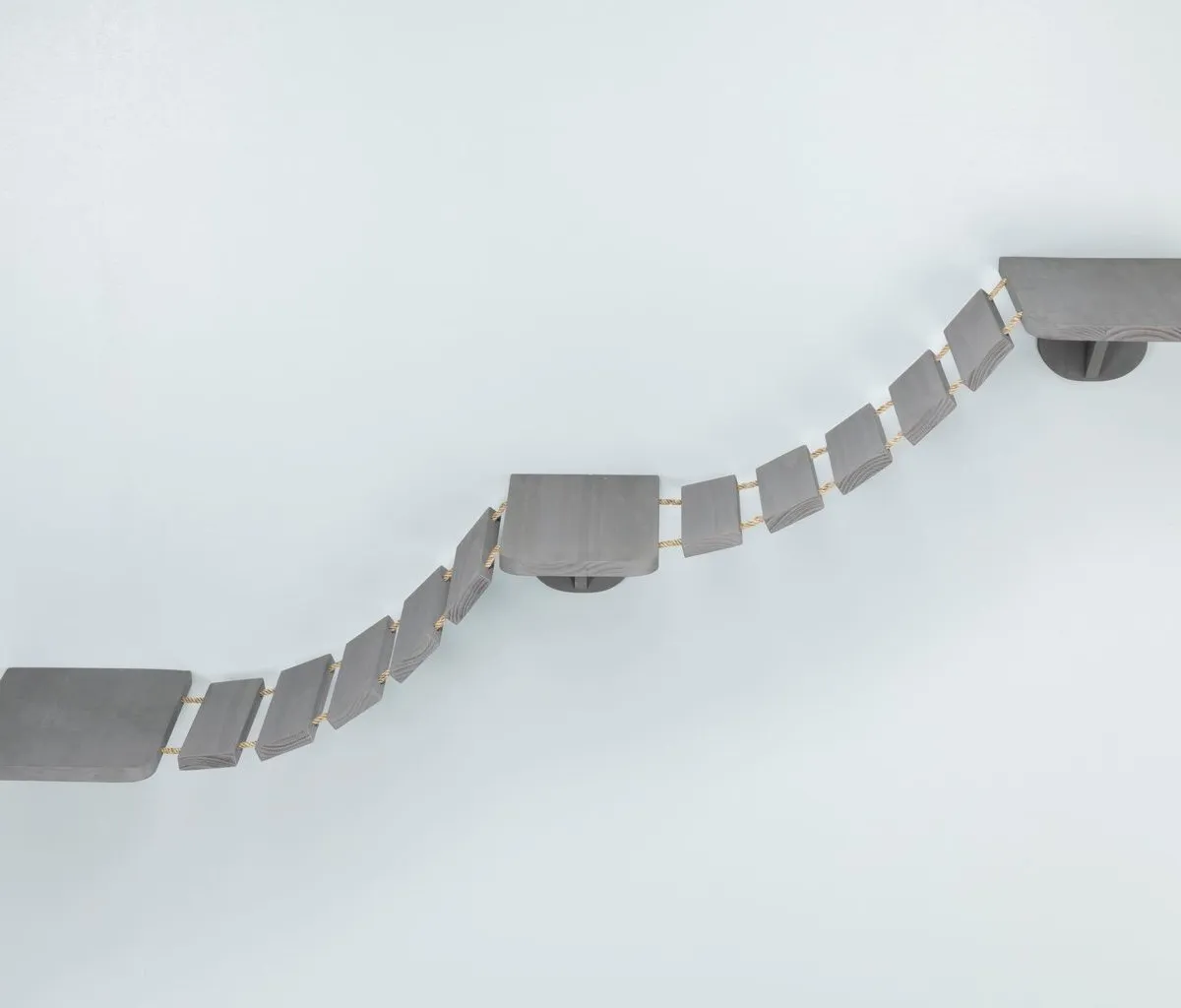 Šplhací žebřík k upevnění na stěnu, 3 platformy, 150x30cm, šedohnědá